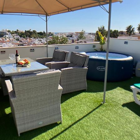 Apartment Beta - 2 Bedrooms, Private Rooftop Patio With Hot Tub, Bbq And View 페하구도 외부 사진
