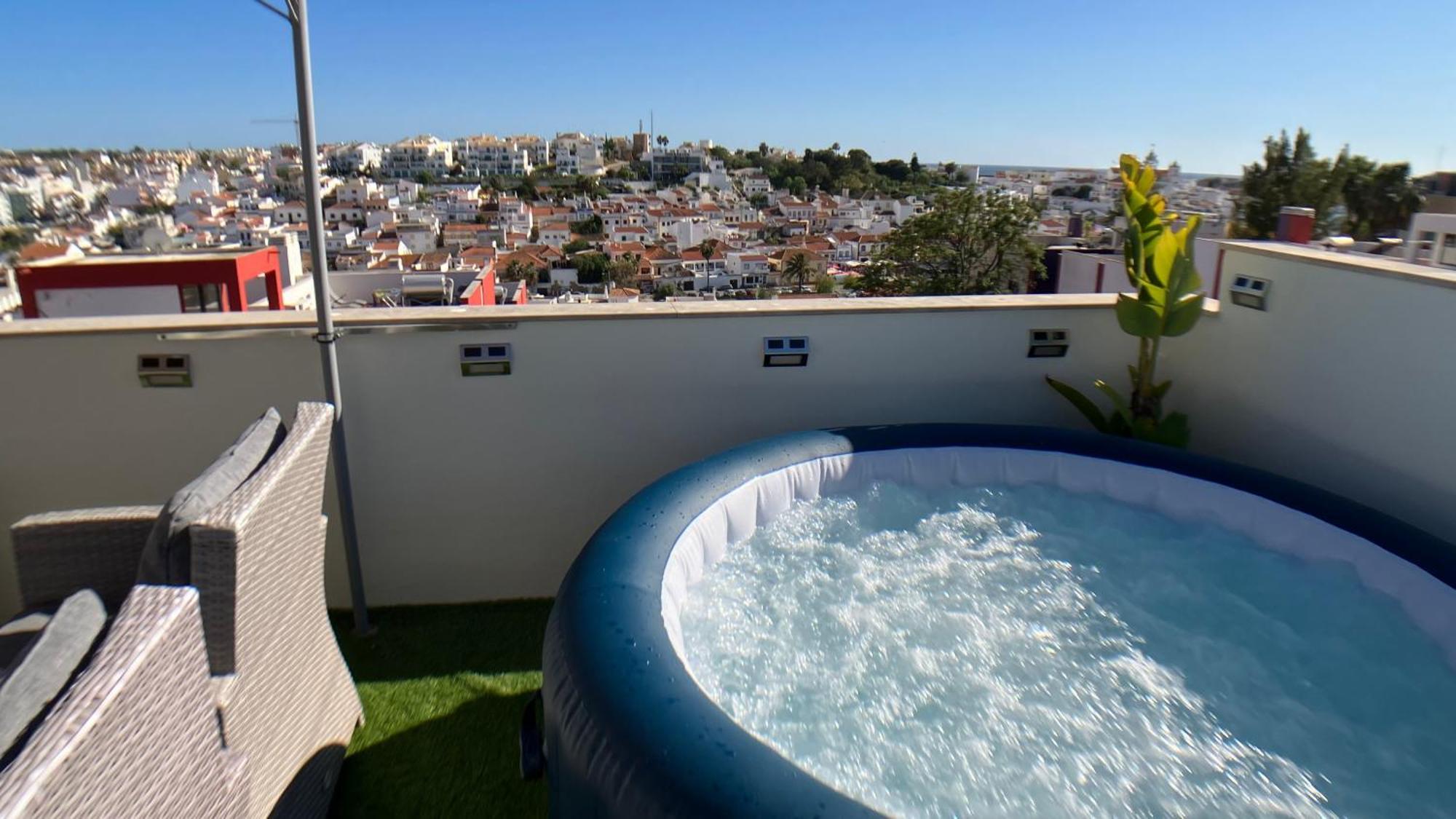 Apartment Beta - 2 Bedrooms, Private Rooftop Patio With Hot Tub, Bbq And View 페하구도 외부 사진